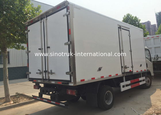 Hoge Isolatie Gekoelde Vrachtwagen met Polymer Composites Van Board