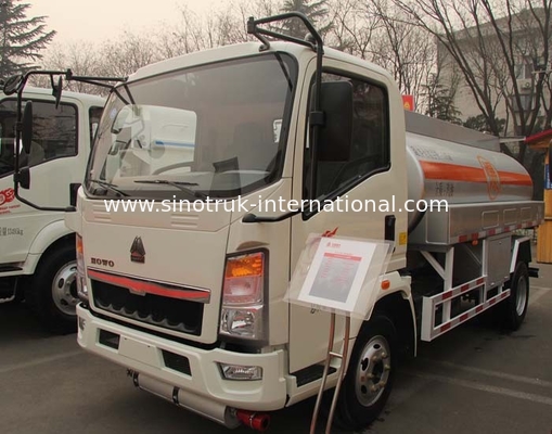 Vervoer van Olietankwagen SINOTRUK HOWO 5-6CBM