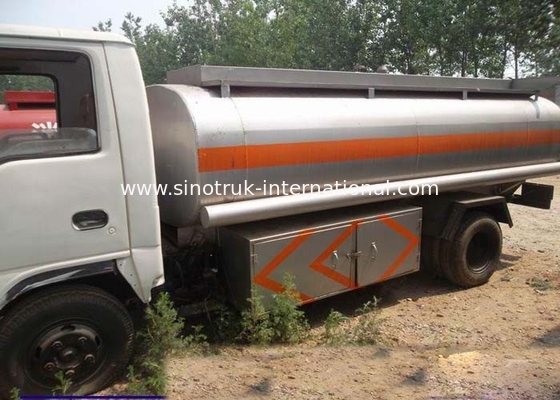 Vervoer van Olietankwagen SINOTRUK HOWO 5-6CBM