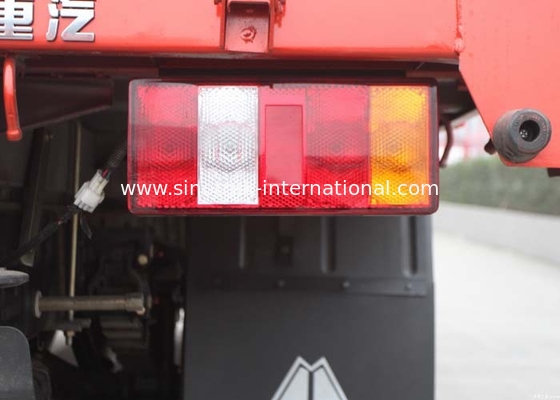SINOTRUK HOWO 8 van Lichte Plichtston Vrachtwagens LHD 4X2 116HP ZZ1087D3614C180