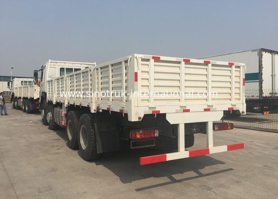 De Vrachtwagensinotruk HOWO HW76 Cabine van de dieselmotorlading 30 - 60 Ton Hoogste Configuratie