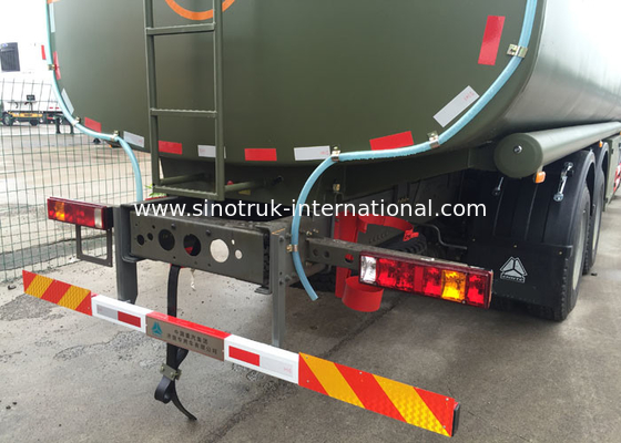 De stabiele Vrachtwagen SINOTRUK HOWO van de Brandstoftanker 30 - 40 Ton voor Olievervoer 8X4 RHD