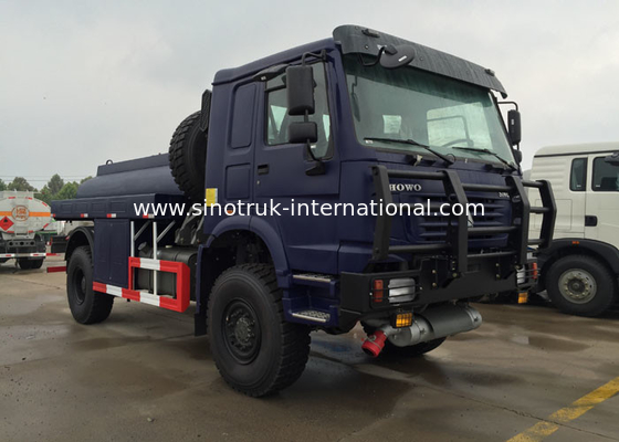 De Benzine die van HOWO 4X4 LHD van de Olietankwagen/Aardolie Tankervrachtwagens Vervoer