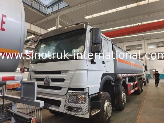 De Tankwagen 8X4 LHD Euro2 400HP 31000KG van de hoog rendementolie