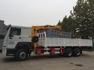 HOWO-Vrachtwagen zette Mobiele Kraan op 5 Ton 4X2 van LHD ZZ1127G4215C1
