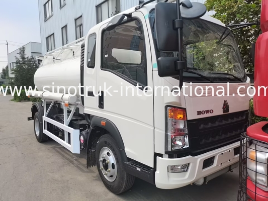 SINOTRUK HOWO 4X2 Transport van olietankwagen SINOTRUK HOWO 5-6CBM