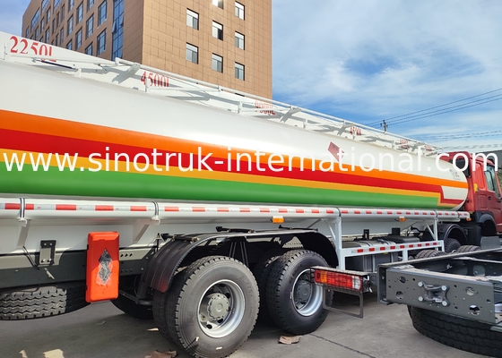 SINOTRUK HOWO Rood 380 pk 8×4 12 wielen Olie tank truck met grote capaciteit