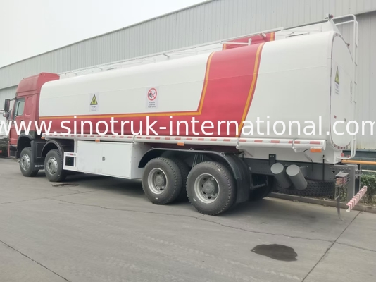 SINOTRUK HOWO Rode olietankwagen 400 pk 8×4 12 wielen hoge capaciteit