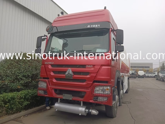 SINOTRUK HOWO Rode olietankwagen 400 pk 8×4 12 wielen hoge capaciteit
