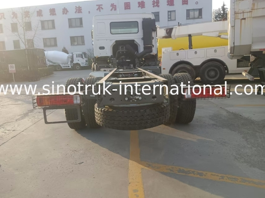 SINOTRUK HOWO vrachtwagen chassis 16-20 ton 4x2 LHD 300 pk