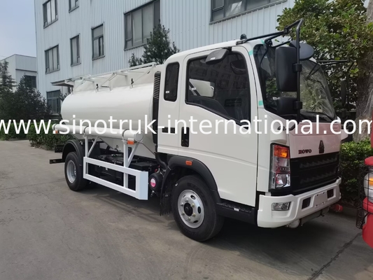 SINOTRUK HOWO 4X2 6 wielen Olie Tank Truck 5-6CBM