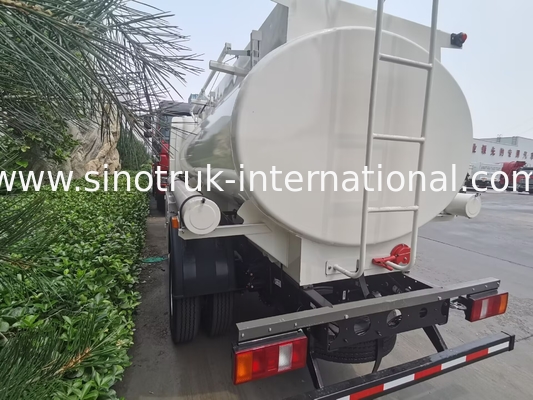 SINOTRUK HOWO 4X2 6 wielen Olie Tank Truck 5-6CBM