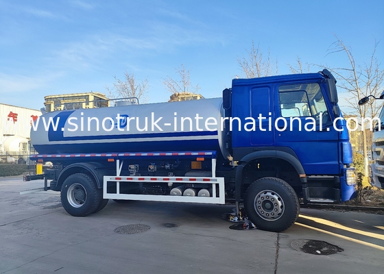 SINOTRUK HOWO 4x2 300 pk Blauw chassis met 10m3 water tank lichaam