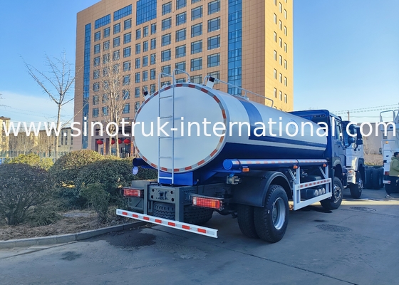 SINOTRUK HOWO 4x2 300 pk Blauw chassis met 10m3 water tank lichaam