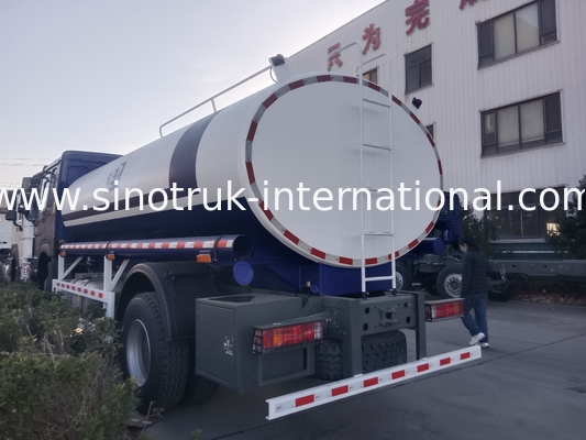 HOWO SINOTRUK Water tank truck 300 pk Blauw