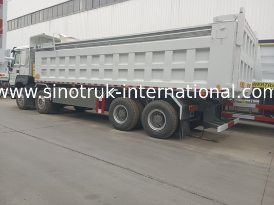 SINOTRUK HOWO 380HP Tipper Dump Truck 12 Wielen LHD 31 Tons 20-30CBM V7-X Cab