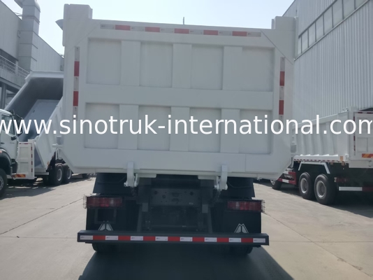 7300*2300*1500mm Cargo Box Heavy Duty Dump Truck voor glad vervoer van vracht RHD / LHD rijtype