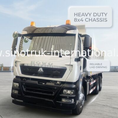 HOWO TX Zware Vrachtwagen met 300L Brandstoftank Capaciteit en Stalen Carrosserie Materiaal voor Zwaar Transport