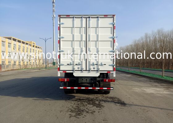 6×4 aandrijving type zware vrachtwagen aangedreven door Sinotruk versnellingsbak met een superieure laadverwerking en operationele betrouwbaarheid