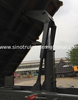 De zware HOWO-Vrachtwagen van de Mijnstortplaats, Gele Stortplaatsvrachtwagen 30 - 40 Ton van 10-25CBM