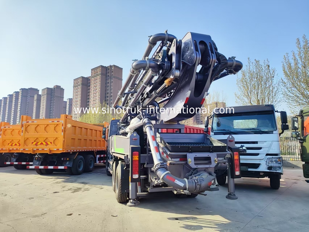Hoogbouw Meester HOWO 380HP Smart Pump Trucks 52m Boom 6x4 Traction voor ongeëvenaarde verticale gieten