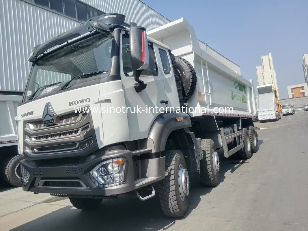 7300*2300*1500mm Cargo Box Heavy Duty Dump Truck voor glad vervoer van vracht RHD / LHD rijtype