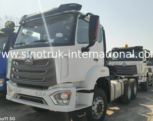 6900x2550x3250 mm Traktortruck Euro 2 emissie standaard Gebouwd om ruwe wegomstandigheden en zware vrachtbelastingen te weerstaan