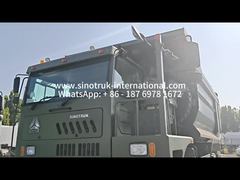 de vrachtwagen van de mijnbouwstortplaats